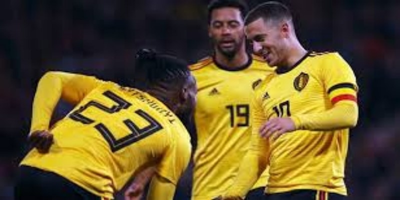 独家展望：荣耀之后的危机与新篇章-米兰体育