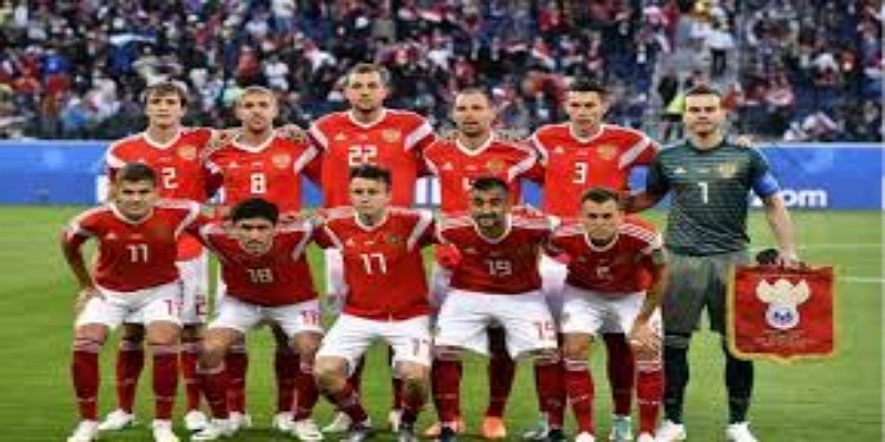 米兰体育战术分析：边路撕裂+中场调度的完美结合-米兰体育