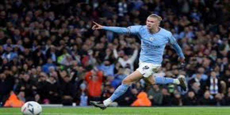 风雨特夫摩尔：六粒进球诠释英超魅力 - 米兰体育